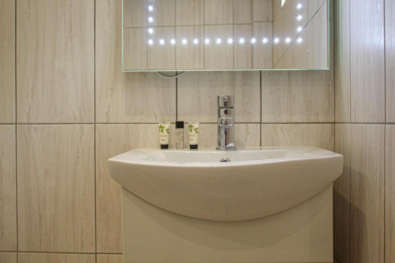 Appartamento Lavish 2 Bed Sleeps 5 Near Lanark Carstairs Esterno foto